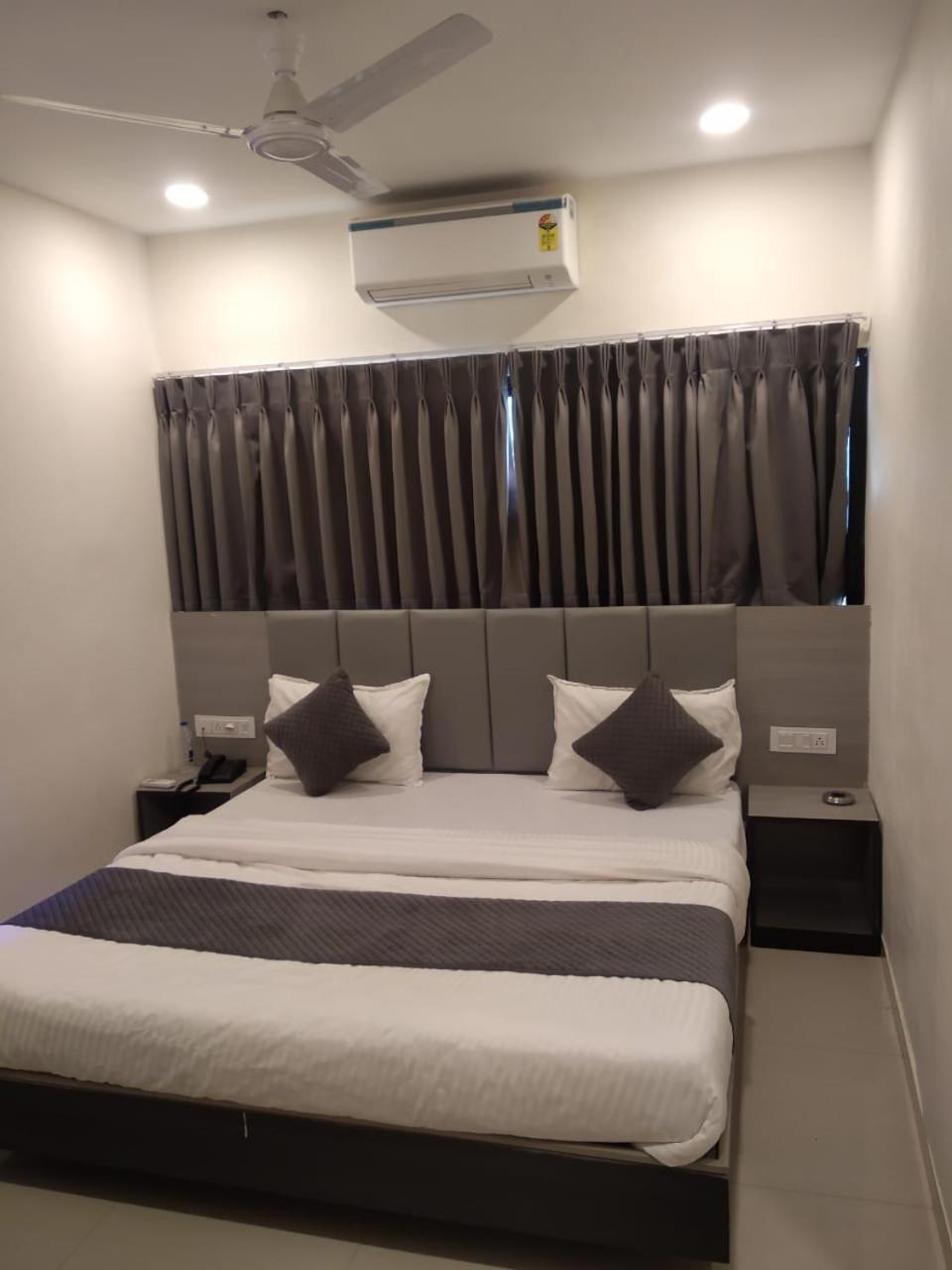 Hotel Selfie Inn Ahmedabad Eksteriør bilde