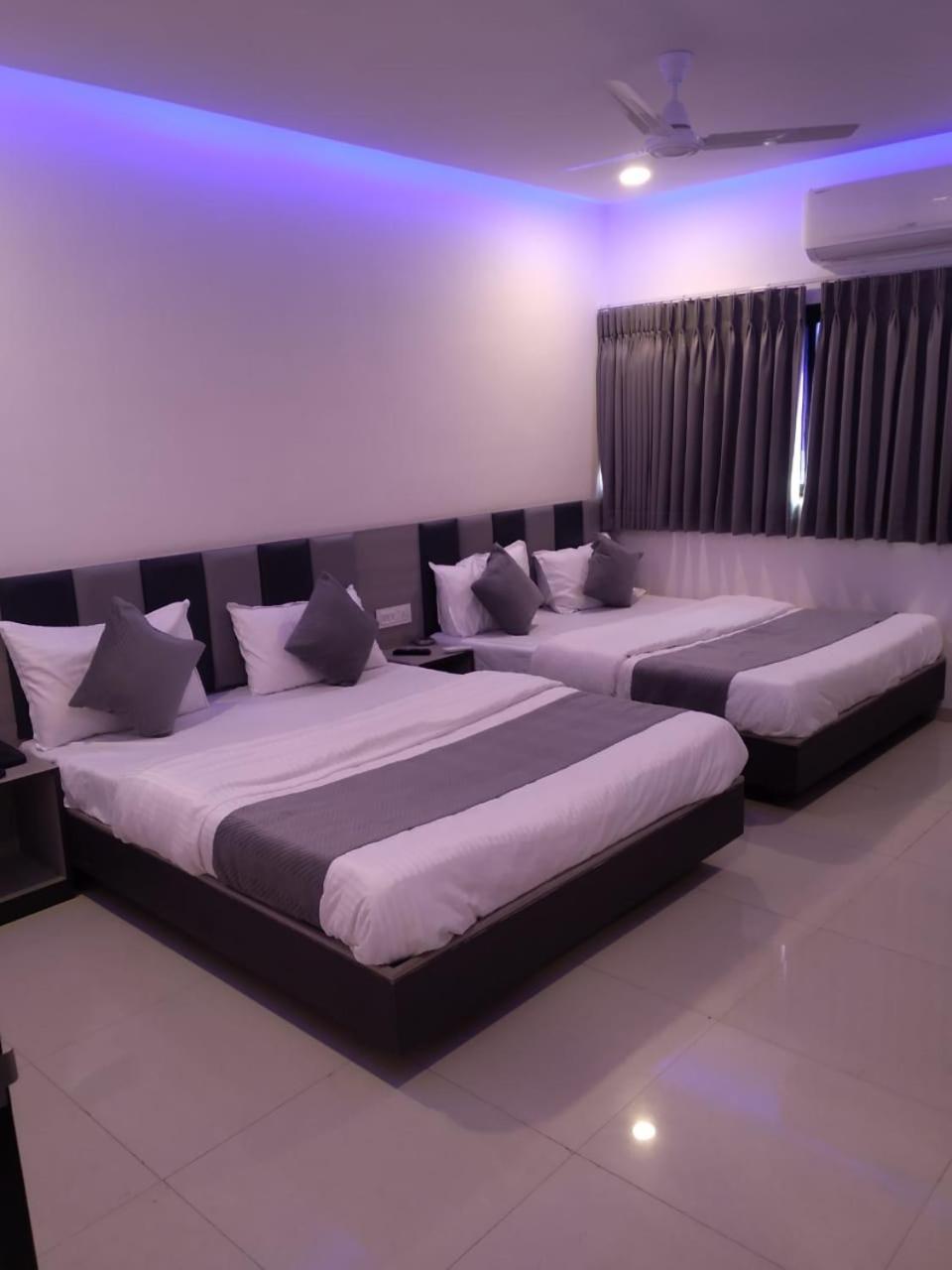 Hotel Selfie Inn Ahmedabad Eksteriør bilde