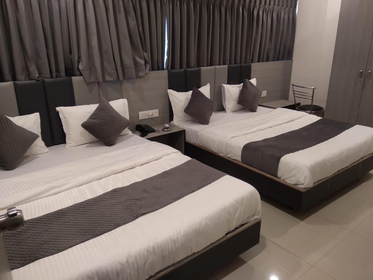 Hotel Selfie Inn Ahmedabad Eksteriør bilde