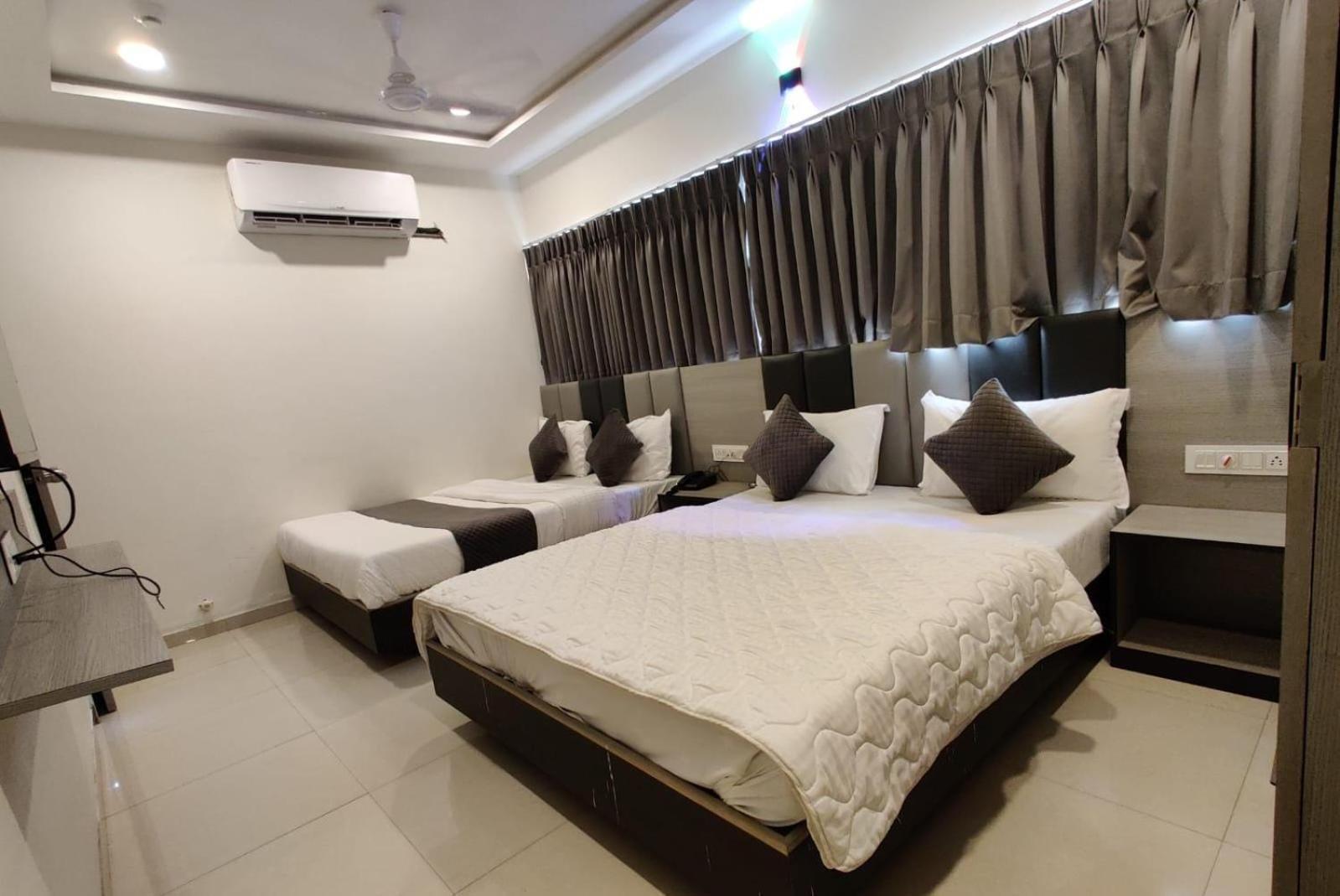 Hotel Selfie Inn Ahmedabad Eksteriør bilde